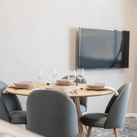 Апартаменти Elegant - *